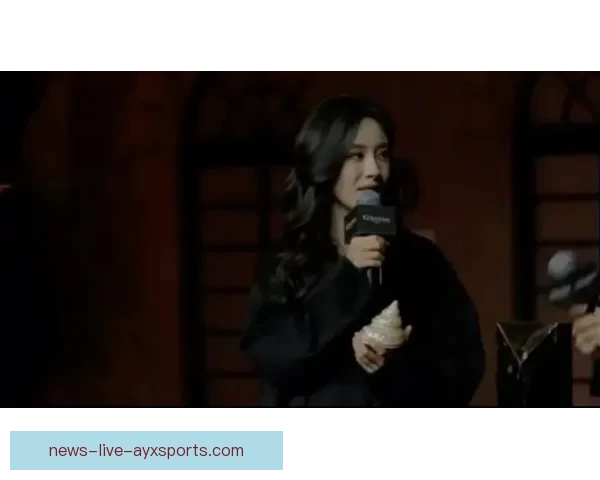 杨幂亮相足球视频直播间引爆球迷热情全程看点十足互动不断话题刷屏